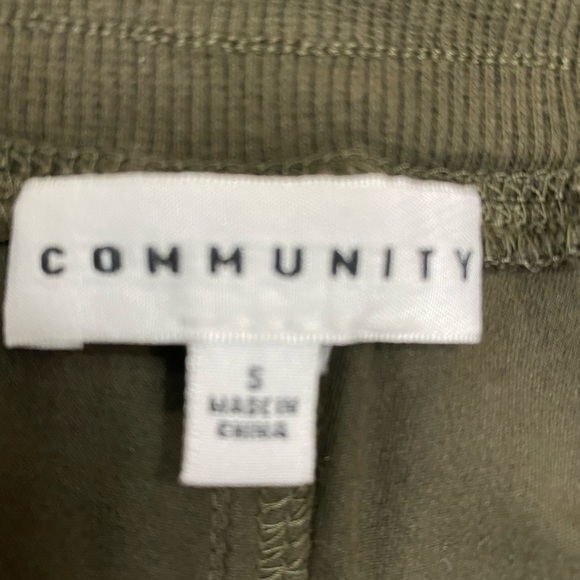 Community joggers - Picture 2 of 3